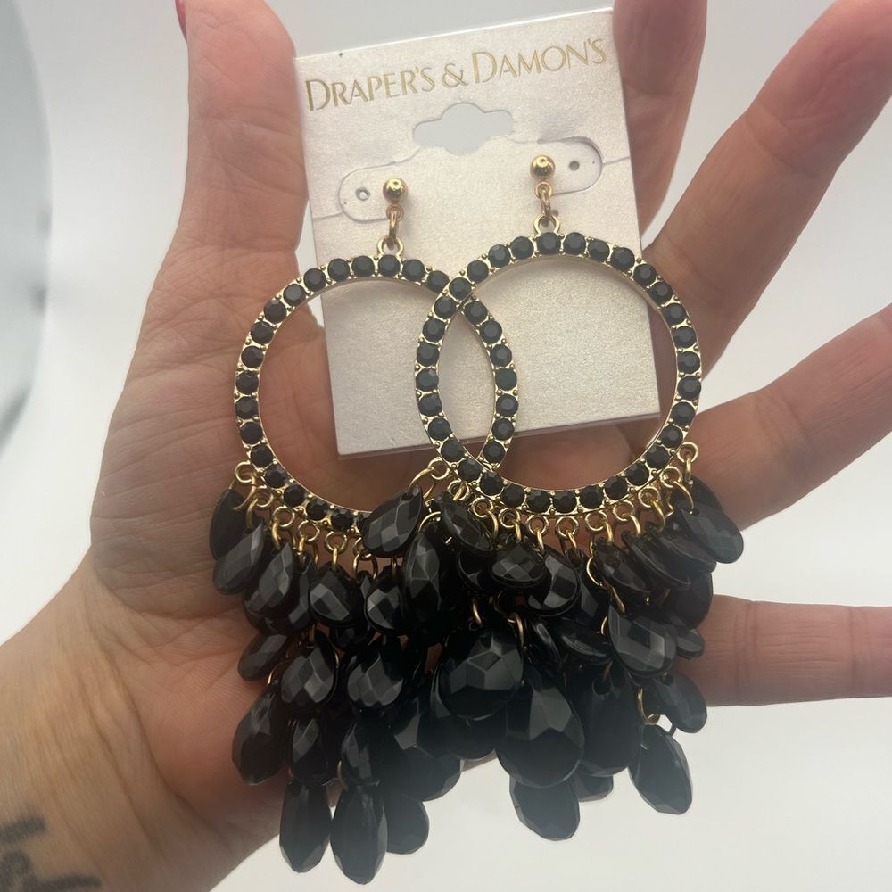 5/$25 Draper's & Damon's Black and Gold Dangle Earrings - Picture 6 of 7